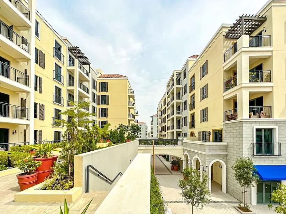 Higuests - Beachfront Living Stunning 4 Bedroom With Maid'S Room Dubai Apartment